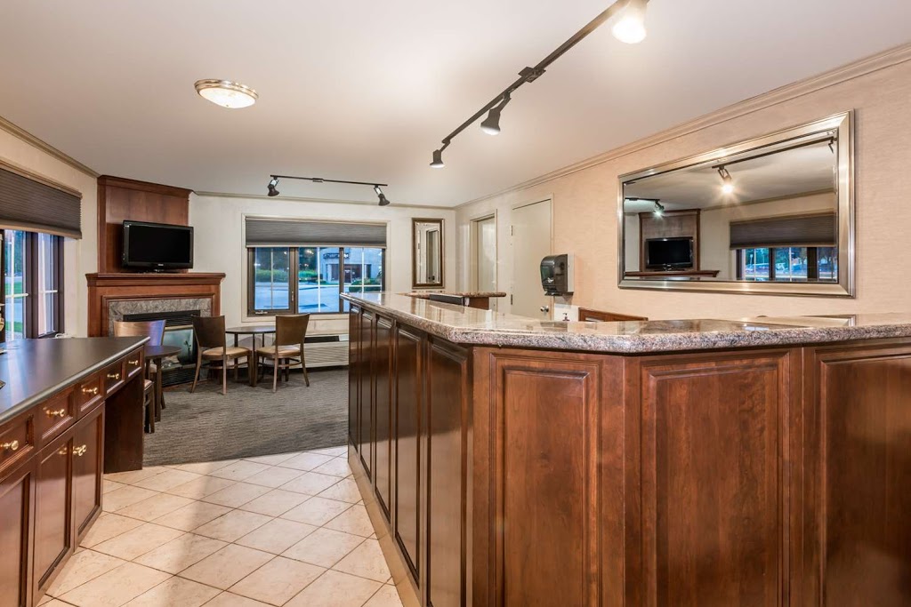 Super 8 by Wyndham Guelph | Silver Crk N, 281 Woodlawn Rd W, Guelph, ON N1H 7K7, Canada | Phone: (519) 836-5850
