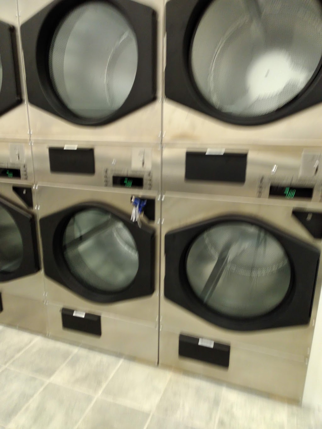 West End Laundromat | 300 Main St Unit 3, Woodstock, ON N4S 1T3, Canada | Phone: (519) 536-1385