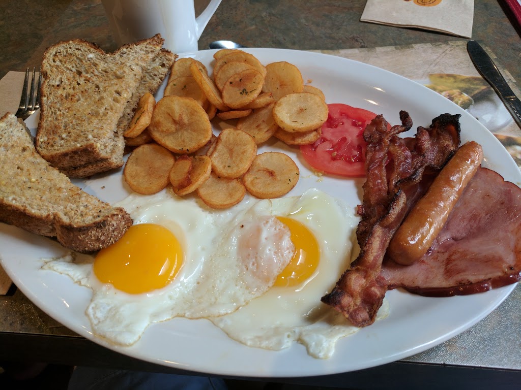 Restaurant Le Coq Rôti | 419 Rue de la Rivière, Cowansville, QC J2K 1N4, Canada | Phone: (450) 266-3030