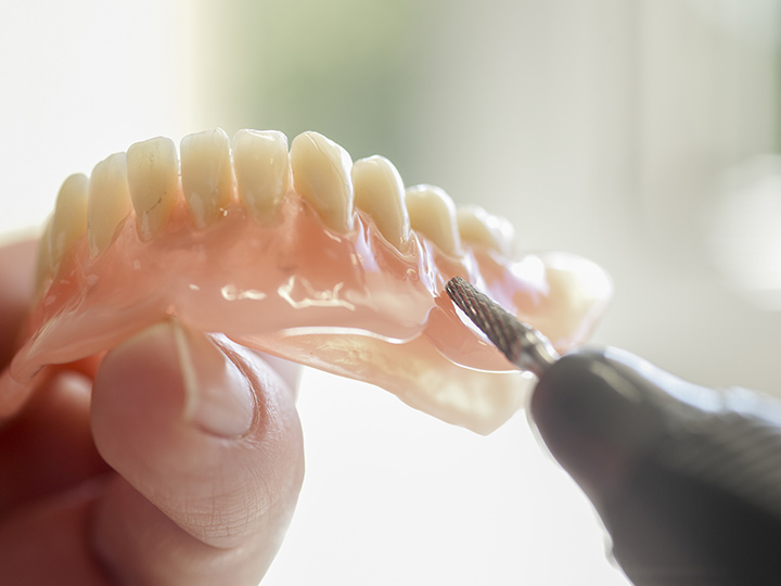 Annie Leclerc d.d. Denturologiste | 7659 Rue Centrale Local A, LaSalle, QC H8P 1L4, Canada | Phone: (514) 796-7605