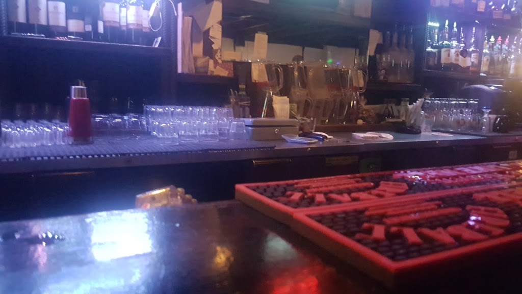 Coasters Bar & Grill Ltd | 16666 McKenzie Lake Blvd SE, Calgary, AB T2Z 1N4, Canada | Phone: (403) 457-0078