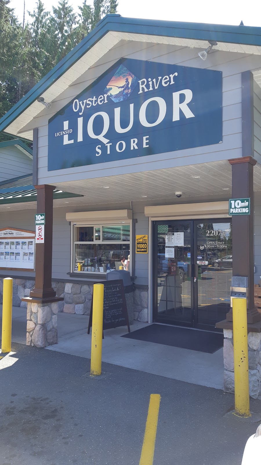 Oyster River Licensed Liquor Store | 2207 Glenmore Rd, Campbell River, BC V9H 1E1, Canada | Phone: (250) 923-7575