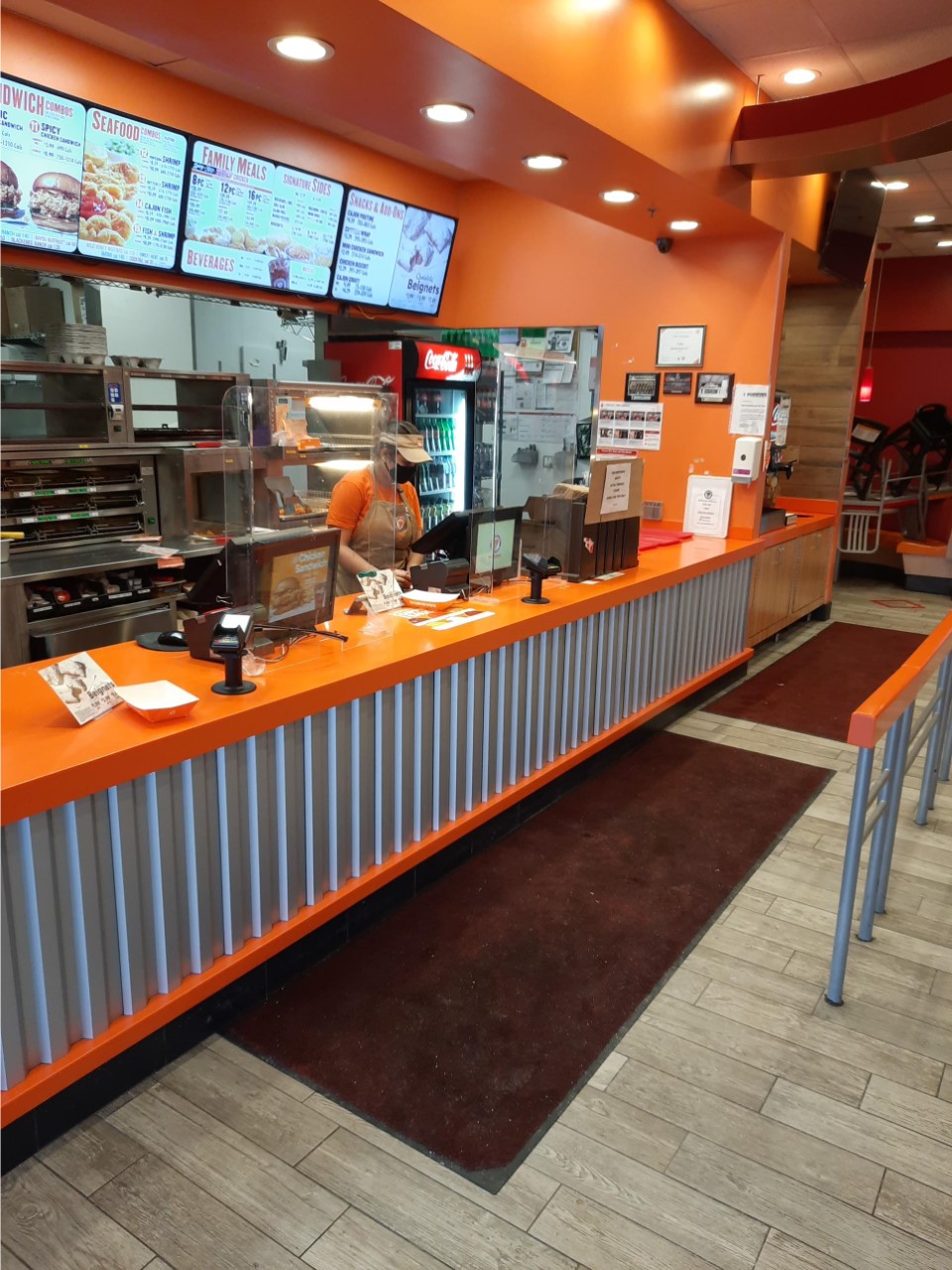 Popeyes Louisiana Kitchen | 2150 Burnhamthorpe Rd W, Mississauga, ON L5L 3A2, Canada | Phone: (905) 820-8500