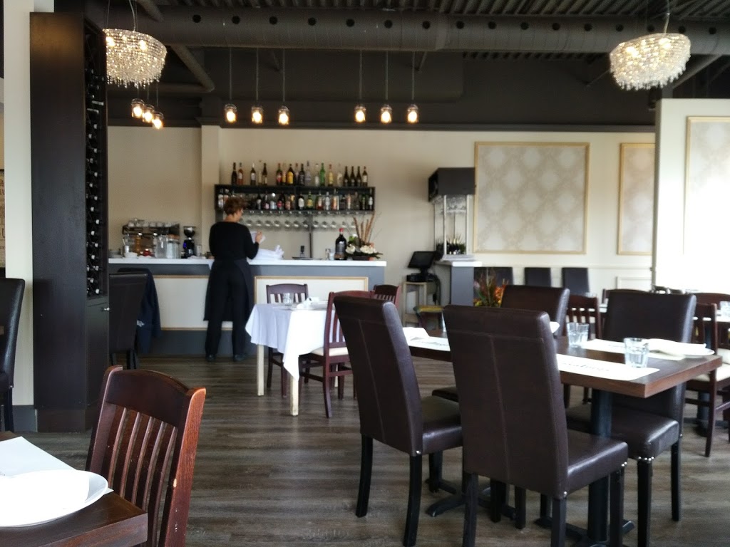 Casalinga Ristorante | 2057 Royal Windsor Dr, Mississauga, ON L5J 1K5, Canada | Phone: (905) 823-2000