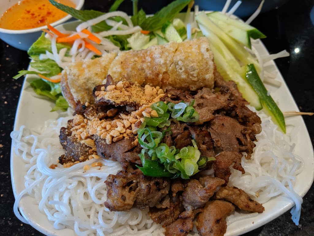 Pho Bistro Ltd. | 100 Steeles Ave W, Thornhill, ON L4J 7Y1, Canada | Phone: (905) 886-8879