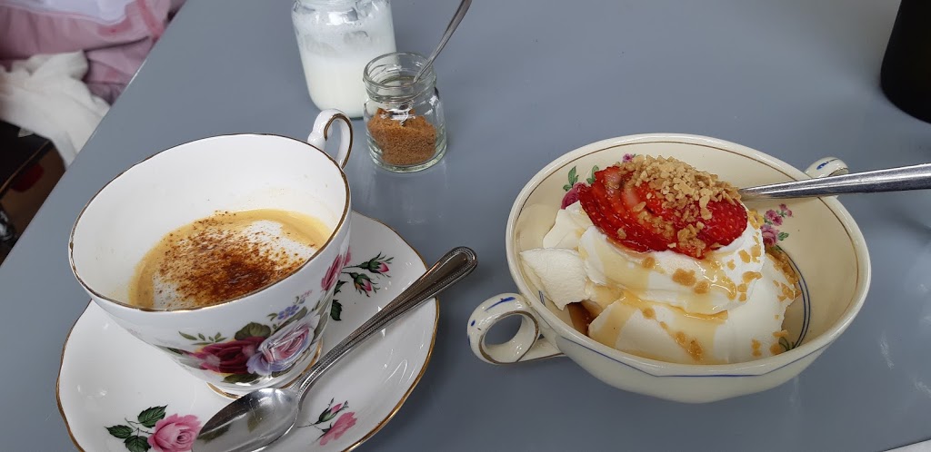 Gusto Cafe | 695 Chemin Avila, Piedmont, QC J0R 1K0, Canada | Phone: (450) 227-2788