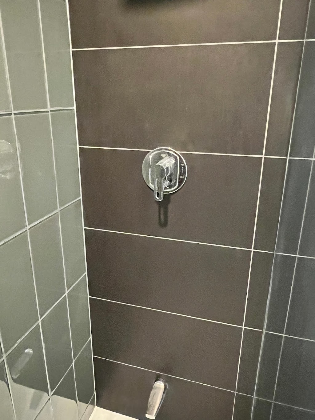 Deluxe bathtub refinishing | 1345 Lawrence Ave W, North York, ON M6L 1B4, Canada | Phone: (289) 221-6335