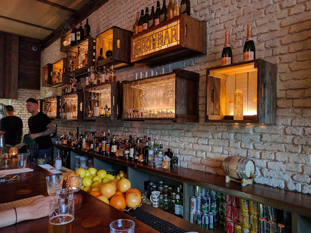 Crowbar Restaurant | 646 Kingsway, Vancouver, BC V5T 3K4, Canada | Phone: (604) 336-2769