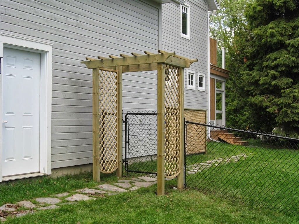 Hanley Fence & Decking INC. | 36 75 St S, Wasaga Beach, ON L9Z 2G6, Canada | Phone: (705) 422-1595