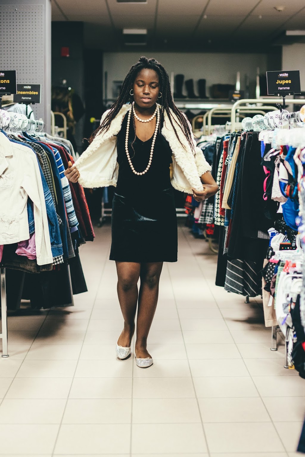 Friperie La Voûte | 125 Rue St Pierre, Saint-Constant, QC J5A 0W5, Canada | Phone: (450) 633-1688