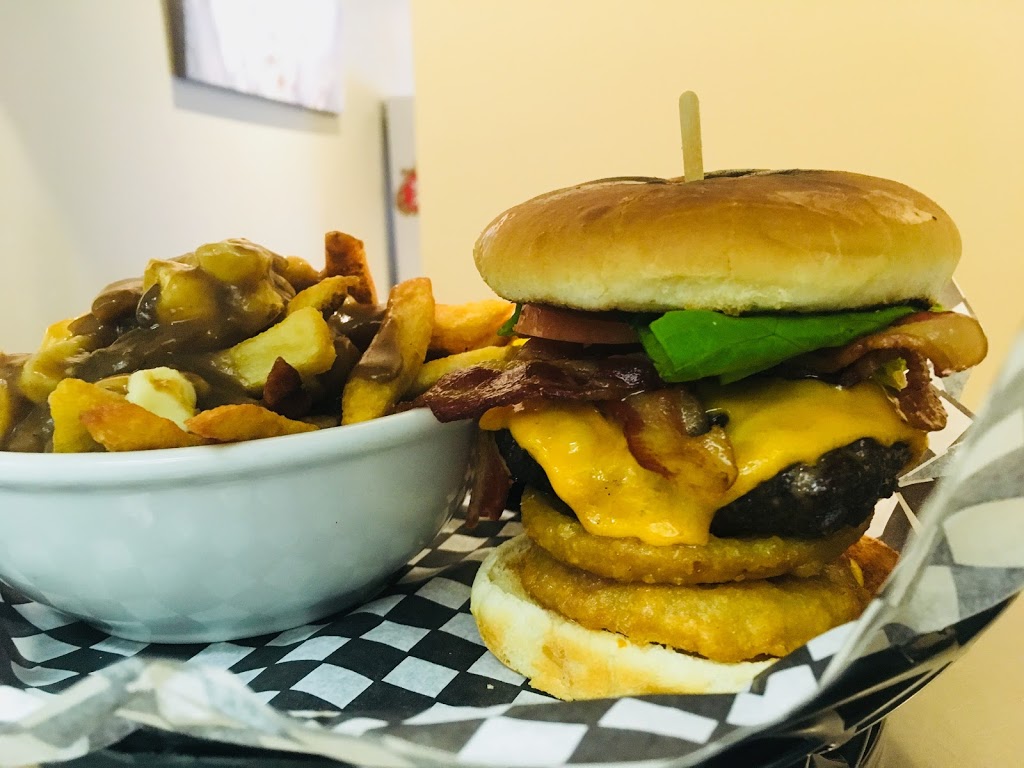 Luxx Deli Bistro | 73 Boulevard de la Gappe #E5, Gatineau, QC J8T 2G1, Canada | Phone: (819) 243-4790