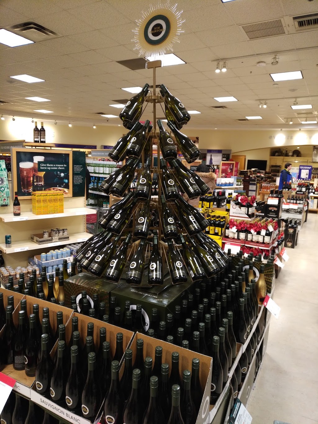 LCBO | 543 W Hunt Club Rd, Nepean, ON K2G 5W5, Canada | Phone: (613) 224-4333