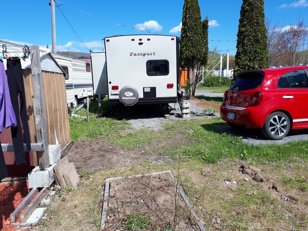 CAMPING LAC-AUX-FLAMBEAUX | 25 Rue Paré, Château-Richer, QC G0A 1N0, Canada | Phone: (418) 456-8618