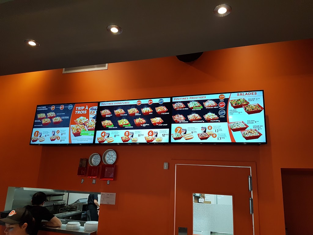Planète Poutine | 140 Rue Robitaille, Granby, QC J2H 0R9, Canada | Phone: (450) 375-7557