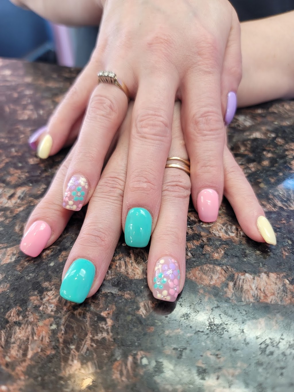 Pretty Looks Nails And Spa | 710 Centre St SE #7a, High River, AB T1V, Canada | Phone: (403) 649-6829
