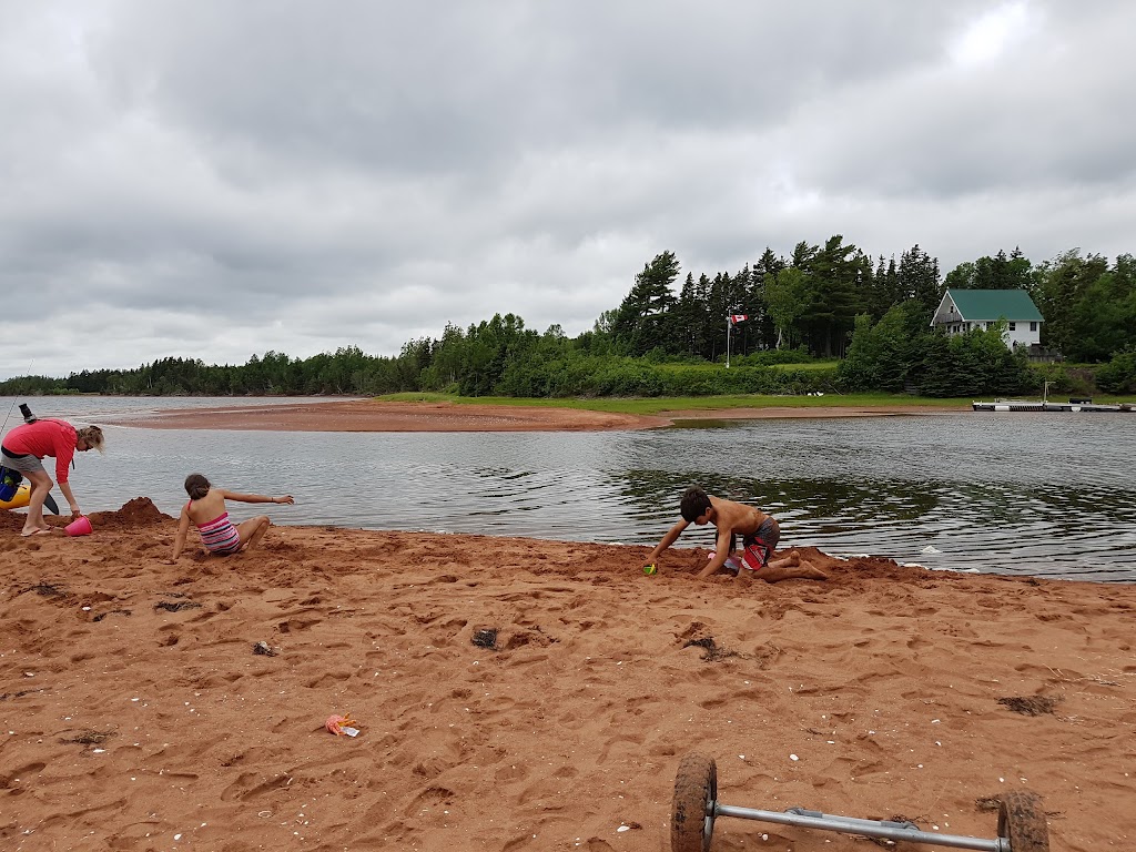 Seal River Beach Houses | 48 Farquharson Ln, Cardigan, PE C0A 1G0, Canada | Phone: (902) 969-8462