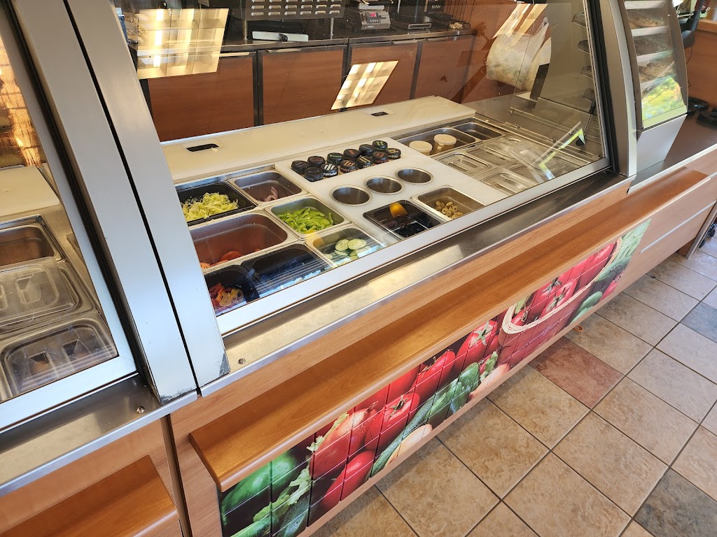 Guildwood Sandwich Shoppe | 91, 123 Guildwood Pkwy Unit 101, Toronto, ON M1E 4V2, Canada | Phone: (416) 264-3168