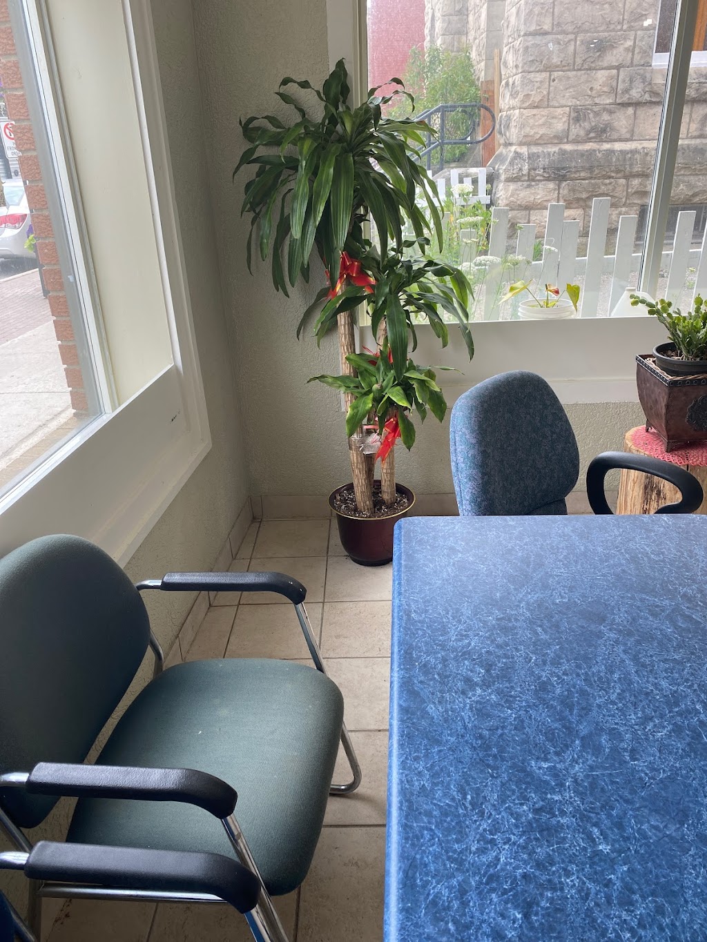 Lucky Kitchen | 120 Owen Sound St, Shelburne, ON L9V 3L3, Canada | Phone: (519) 925-1755