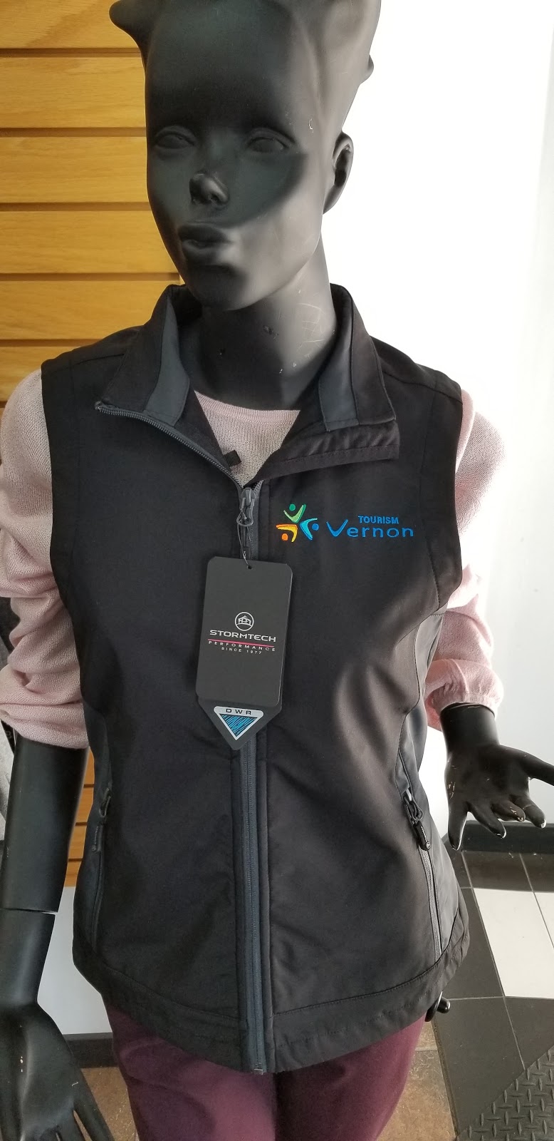 Edge Apparel & Imprints Inc. | 3003 29 Ave #1, Vernon, BC V1T 1Y9, Canada | Phone: (236) 426-2250