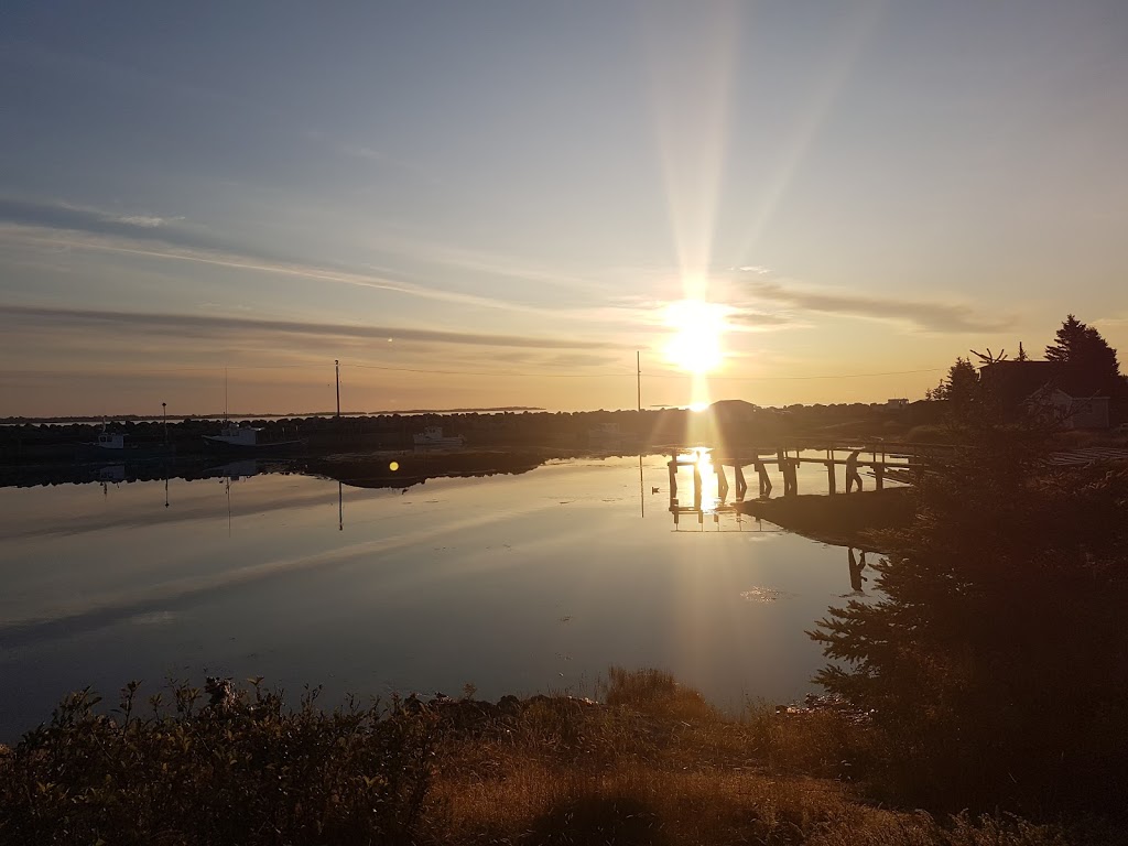 Barrett Bed and Breakfast | 723 Feltzen South Rd, Rose Bay, NS B0J 2X0, Canada | Phone: (902) 640-2111