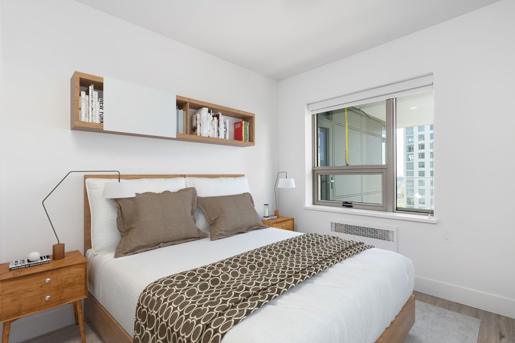 The Lonsdale | 108 13th St W, North Vancouver, BC V7M 0G8, Canada | Phone: (604) 330-6092