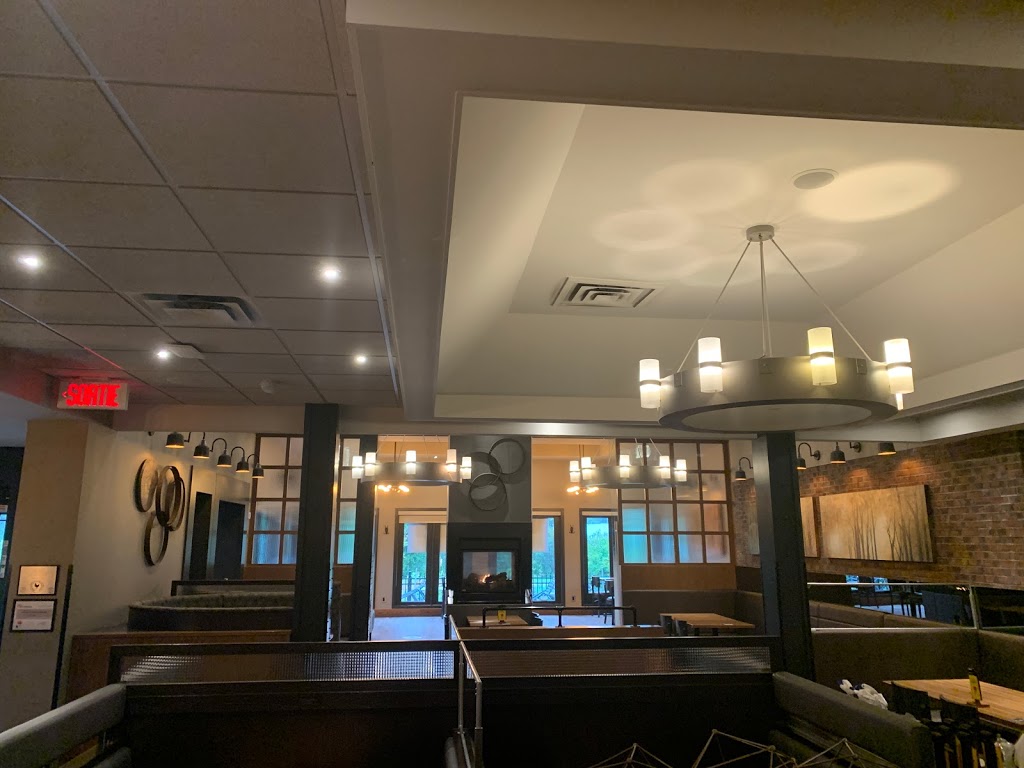 Rôtisserie St-Hubert | 330 Rue de Saint Jovite, Mont-Tremblant, QC J8E 2Z9, Canada | Phone: (819) 425-2721