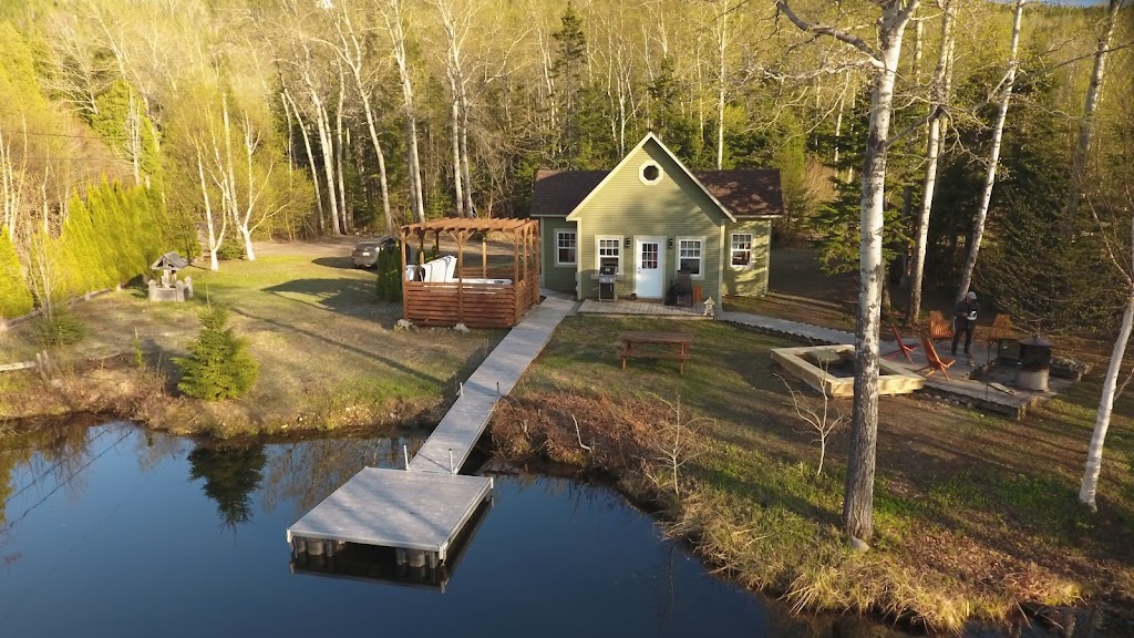Chalets BSL | 6 rue du, Chem. du Cap à lAigle, Saint-Simon-de-Rimouski, QC G0L 4C0, Canada | Phone: (418) 953-0951