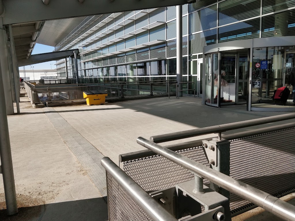 YWG Winnipeg International Airport Terminal | 2000 Wellington Ave, Winnipeg, MB R3H 1H5, Canada | Phone: (780) 305-1976