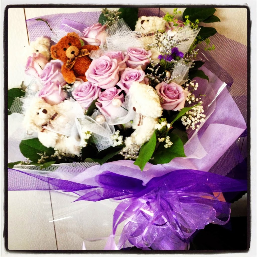 Flowerchild Florist (Online) | 1163 Pinetree Way, Coquitlam, BC V3B 8A9, Canada | Phone: (604) 945-6945