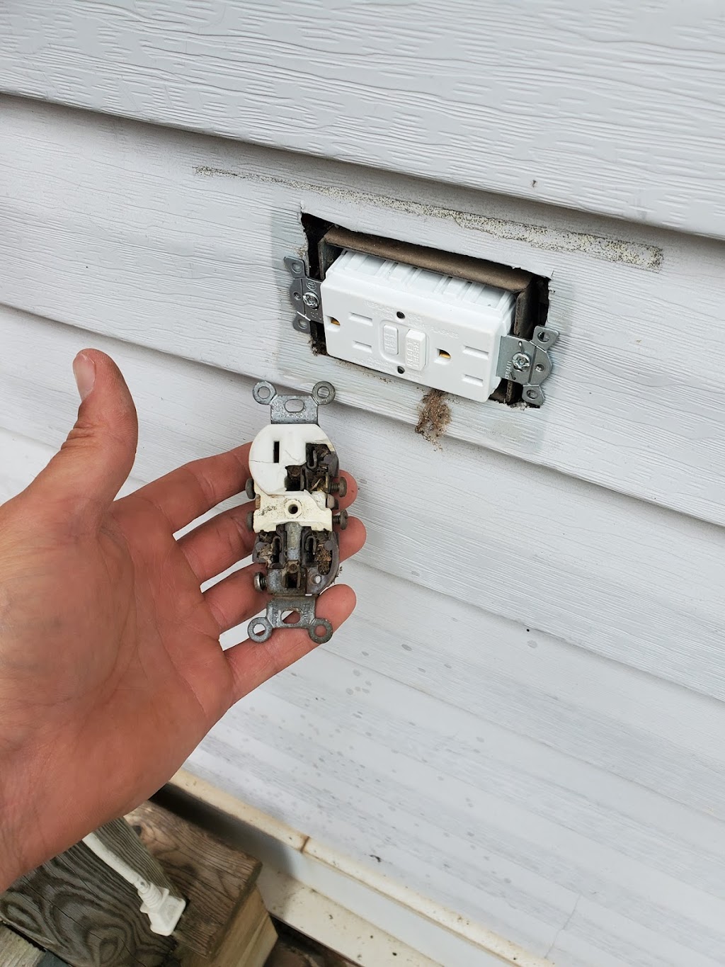 Simpli Electrical | 70 Red Head Rd, Morell, PE C0A 1S0, Canada | Phone: (902) 940-2584