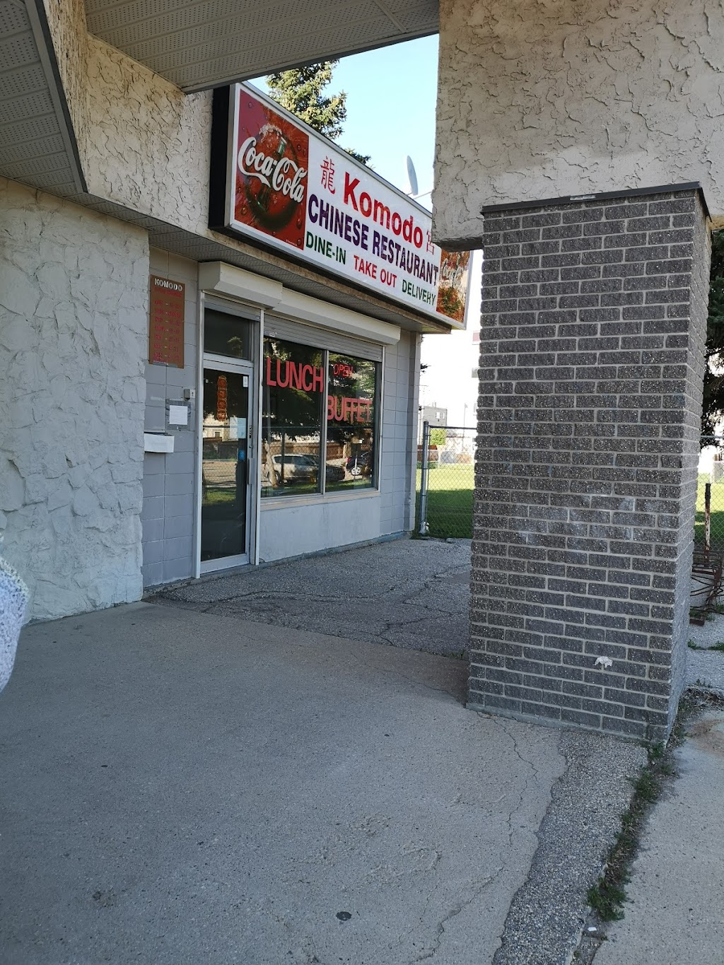 Komodo Chinese Restaurant | 1031 Autumnwood Dr, Winnipeg, MB R2J 1C6, Canada | Phone: (204) 253-3678