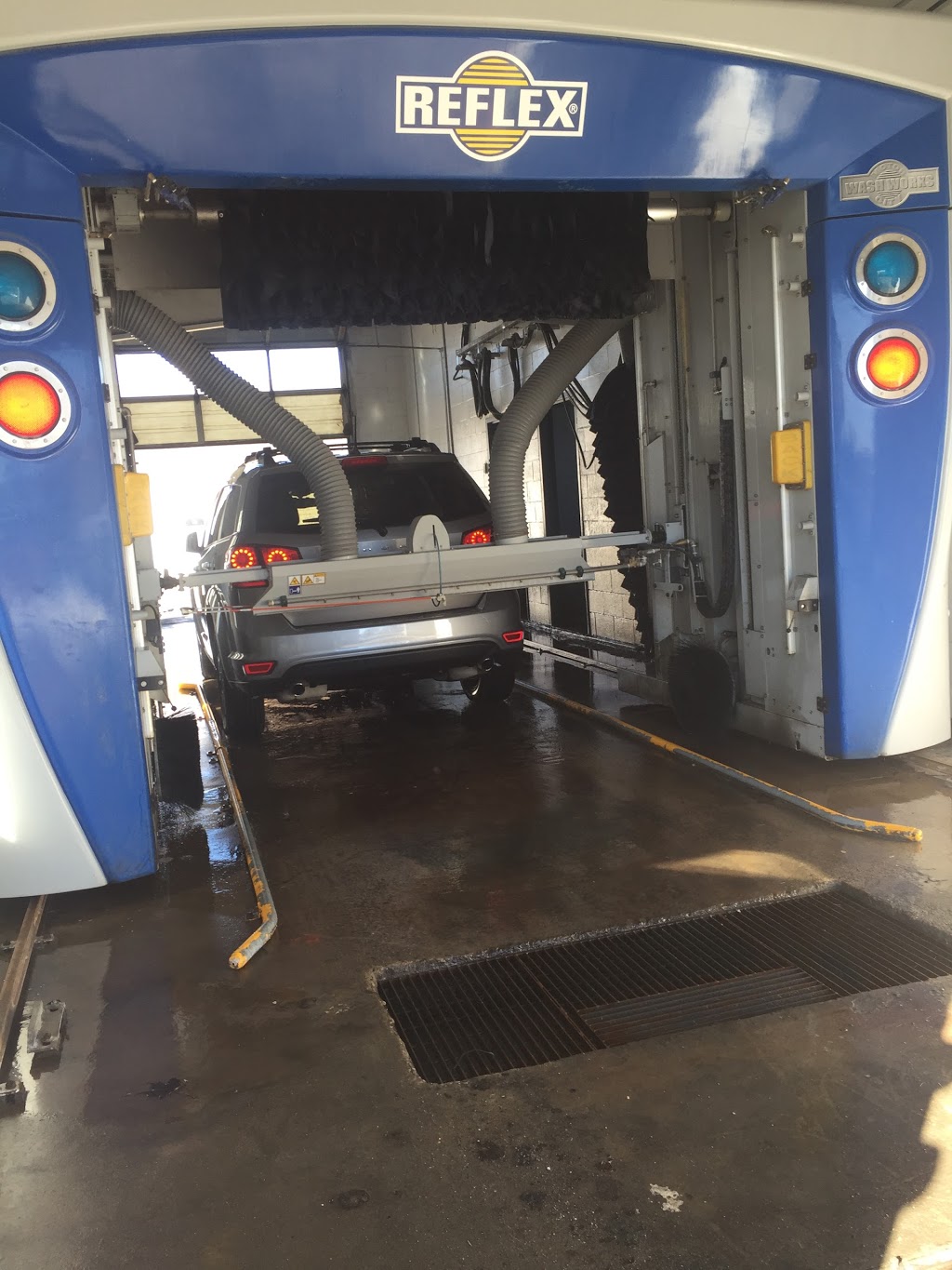 London Autoshine Detailing | 1900 Huron St, London, ON N5V 4A3, Canada | Phone: (519) 451-4111