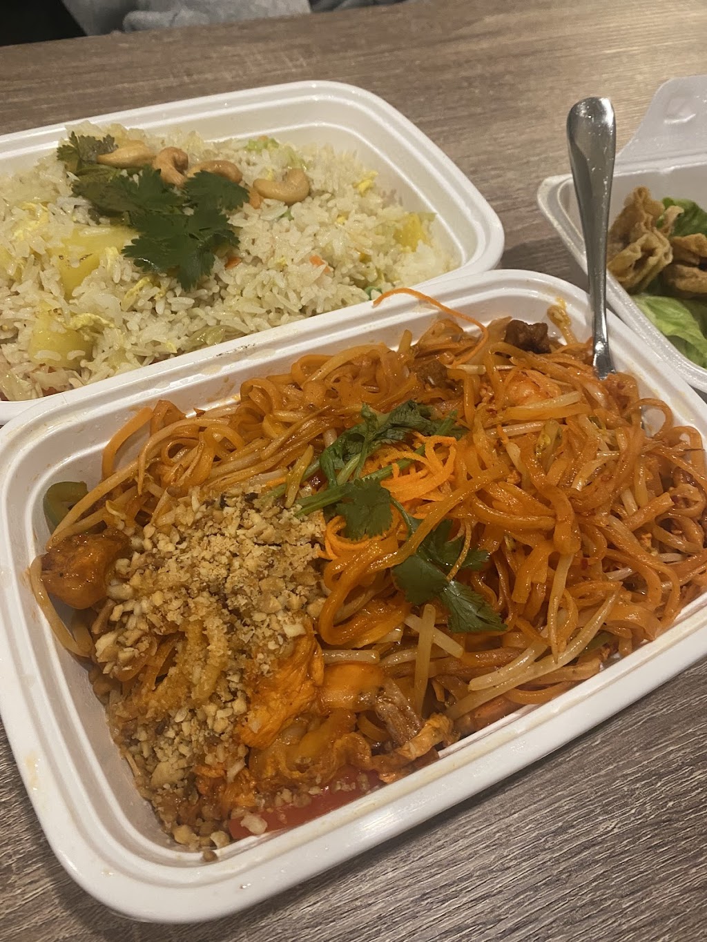 Pho Pad Thai Aurora | 650 Wellington St E Unit 7, Aurora, ON L4G 7N2, Canada | Phone: (905) 503-8885