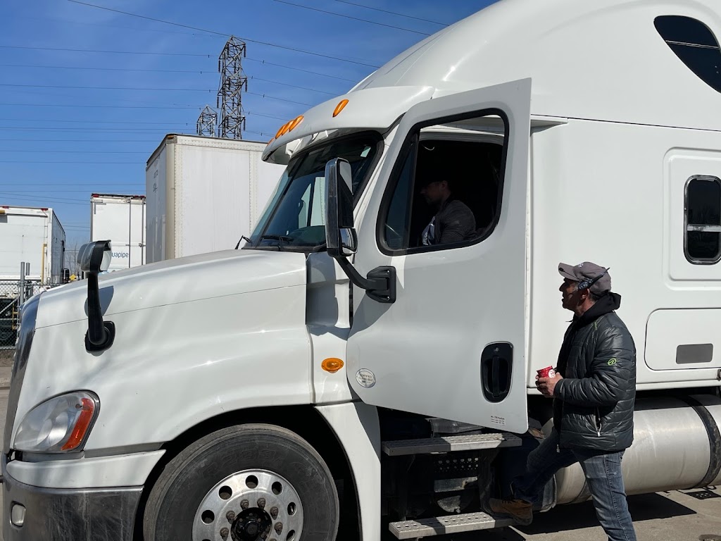 Training Center Vehicles Heavy De Montréal | 410 Boul Henri-Bourassa E Suite 202, Montréal, QC H3L 1C4, Canada | Phone: (514) 416-1626