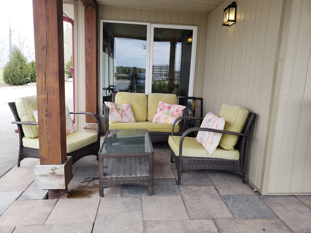 Oakridge Greenhouse & Garden Centre | 32085 Hwy 52, Steinbach, MB R5G 1N6, Canada | Phone: (204) 326-1015