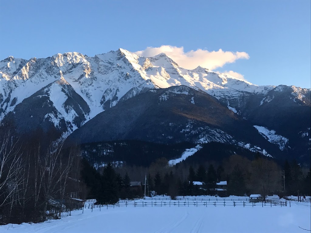 Pemberton Valley Inn | 1427 Collins Rd, Pemberton, BC V0N 2L0, Canada | Phone: (604) 894-7111