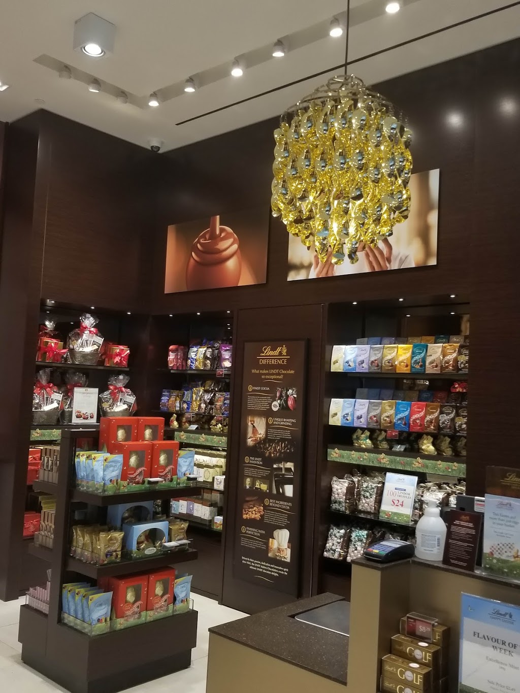 Lindt Chocolate Shop 550 King St N Unit N15, Waterloo, ON N2L 5W6, Canada