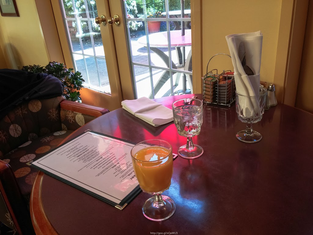 Jonathans Restaurant | 425 Quebec St, Victoria, BC V8V 4Z2, Canada | Phone: (250) 383-5103