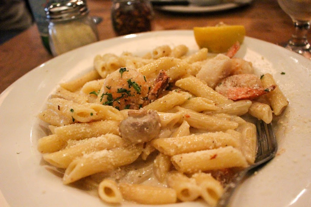 Lombardos Pizzeria & Ristorante | 1641 Commercial Dr, Vancouver, BC V5L 3Y3, Canada | Phone: (604) 251-2240