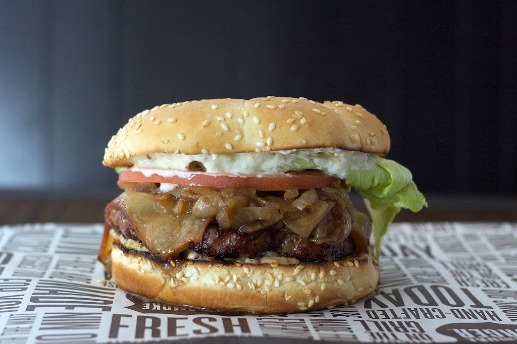 Big Smoke Burger | 300 Taylor Rd, Niagara-on-the-Lake, ON L0S 1J0, Canada | Phone: (905) 685-1000