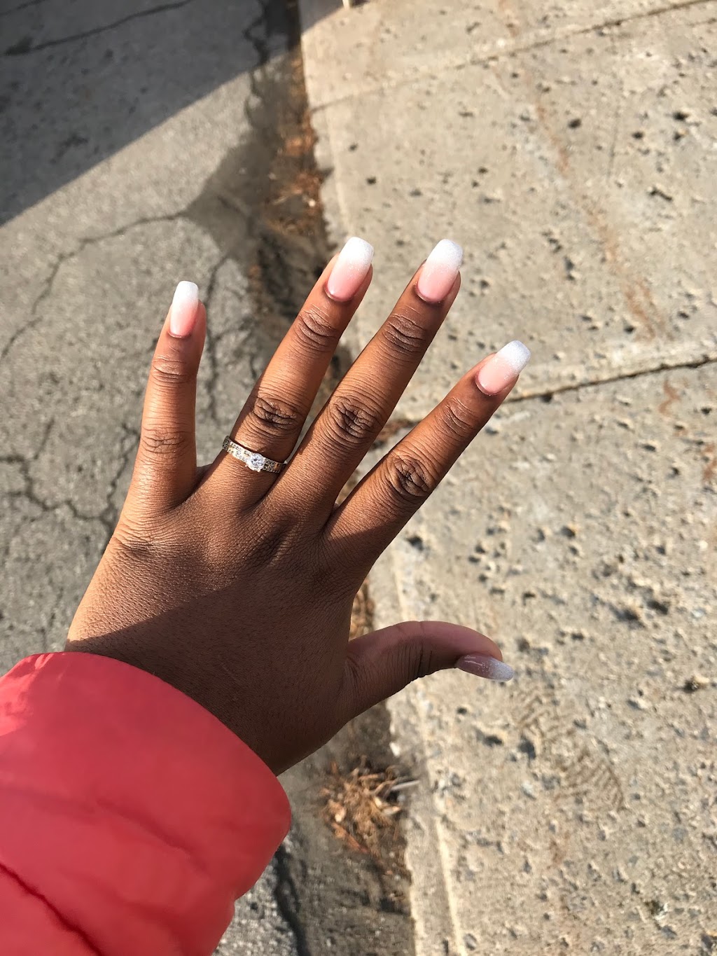 Ongles Royal | 3100 Blvd. de la Concorde E, Laval, QC H7E 2B8, Canada | Phone: (450) 665-6116