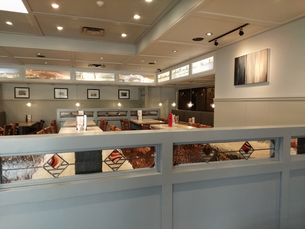 B&B Tap and Grill | 1400 Venetian Blvd, Point Edward, ON N7T 7W6, Canada | Phone: (519) 337-7577
