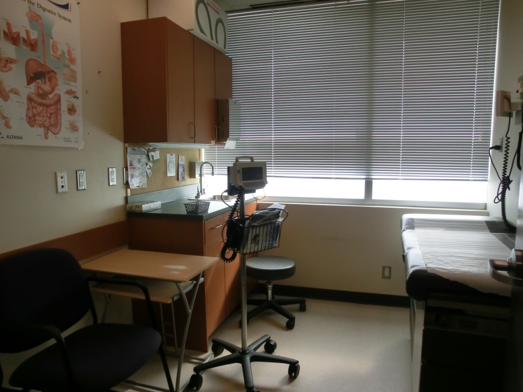 Vineyard Medical Clinic WestWinds | 3633 Westwinds Dr NE #100, Calgary, AB T3J 5K3, Canada | Phone: (587) 955-9400
