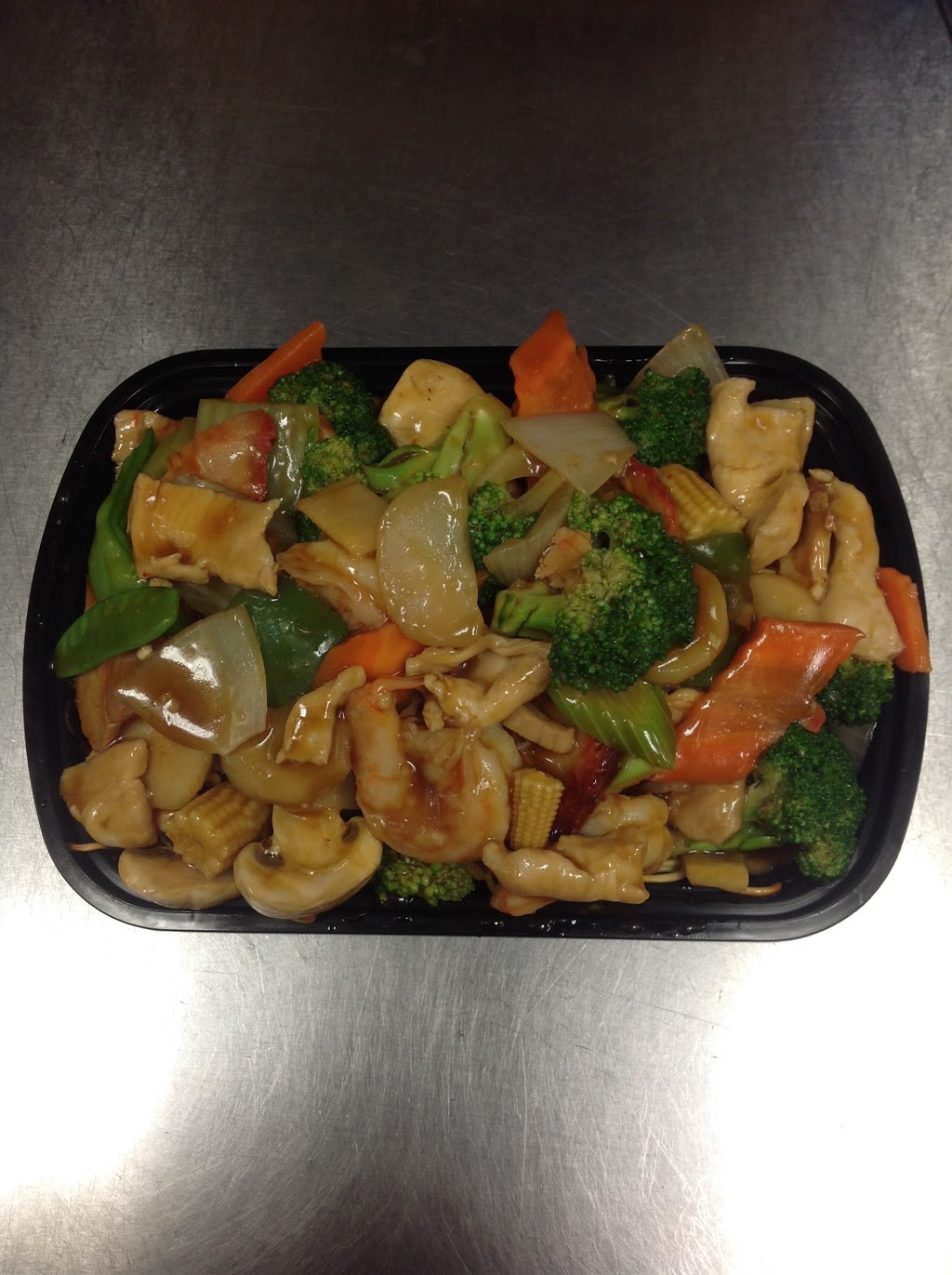Dragon Golden Chinese Restaurant | 700 Queenston Rd #4, Hamilton, ON L8G 1A3, Canada | Phone: (905) 573-3888