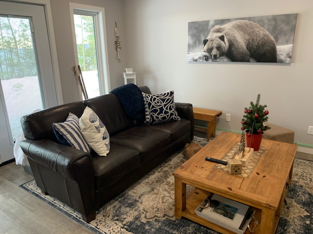 On the Cliff Bed & Breakfast | 136 McKague Rd, Lions Head, ON N0H 1W0, Canada | Phone: (416) 209-1061