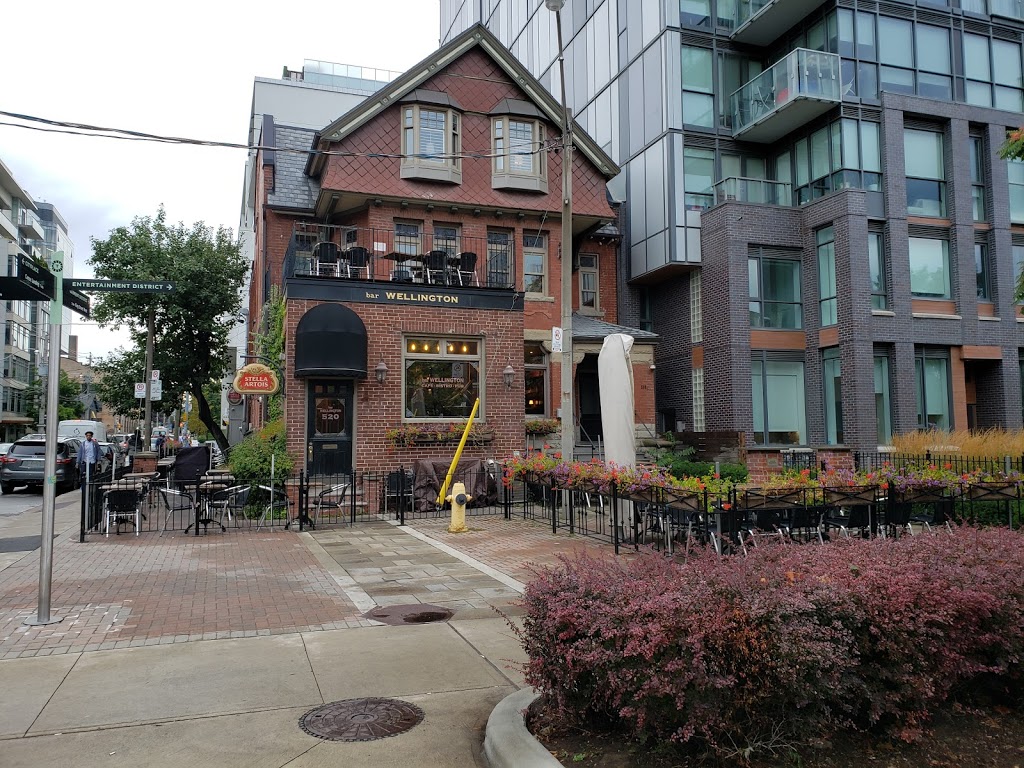 Bar Wellington | 520 Wellington St W, Toronto, ON M5V 1E3, Canada | Phone: (416) 341-8880