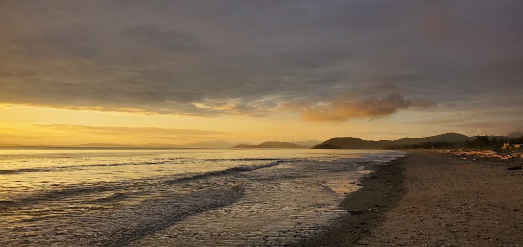 Morans Beach County Park | 899 Powell Rd, Oak Harbor, WA 98277, USA | Phone: (360) 679-7331