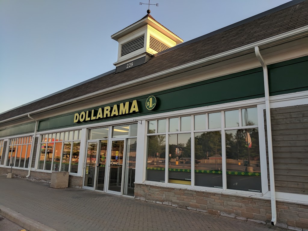 Dollarama | 228 Lakeshore Road W Credit Landing Shopping Centre, Mississauga, ON L5H 1G6, Canada | Phone: (905) 274-5716