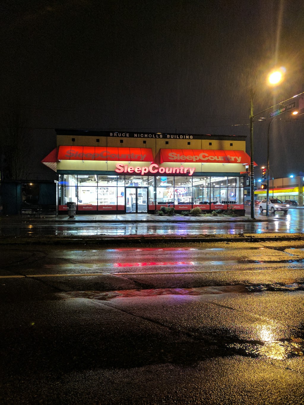 Sleep Country Canada | 2905 Renfrew St, Vancouver, BC V5M 3K5, Canada | Phone: (604) 434-9644