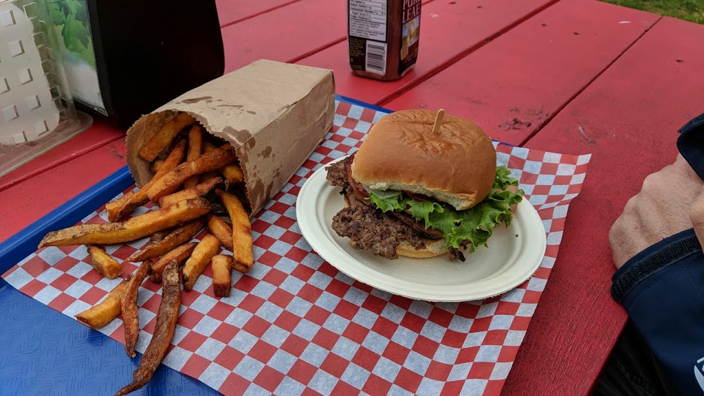 White Sails Bakery & Deli | 12930 Peggys Cove Rd, Tantallon, NS B3Z 2K4, Canada | Phone: (902) 826-1966